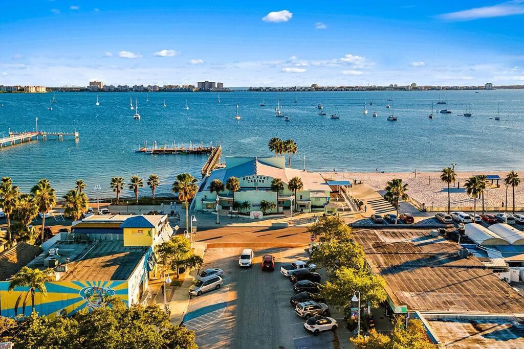 Quaint Gulfport Beach Bungalow 圣彼得堡 外观 照片