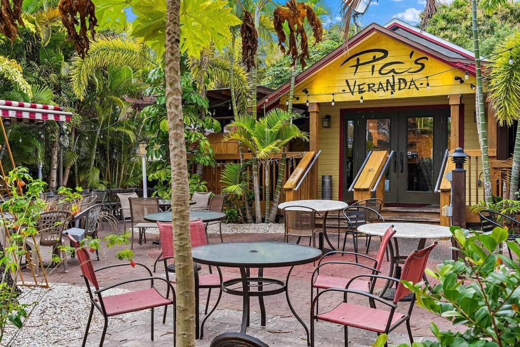Quaint Gulfport Beach Bungalow 圣彼得堡 外观 照片