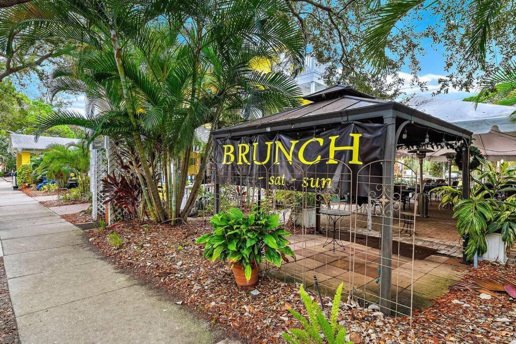 Quaint Gulfport Beach Bungalow 圣彼得堡 外观 照片